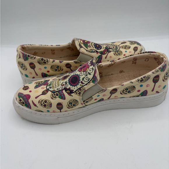Gabby Skull Slip on Shoes Size 39 or 8 1/2 - Picture 1 of 6